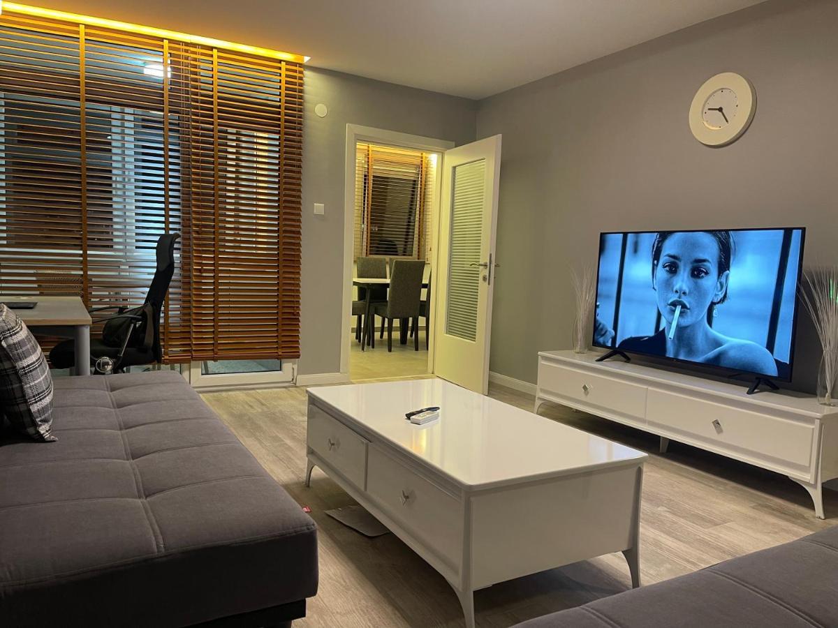 Idealapartments Llc 4 Pristina Esterno foto